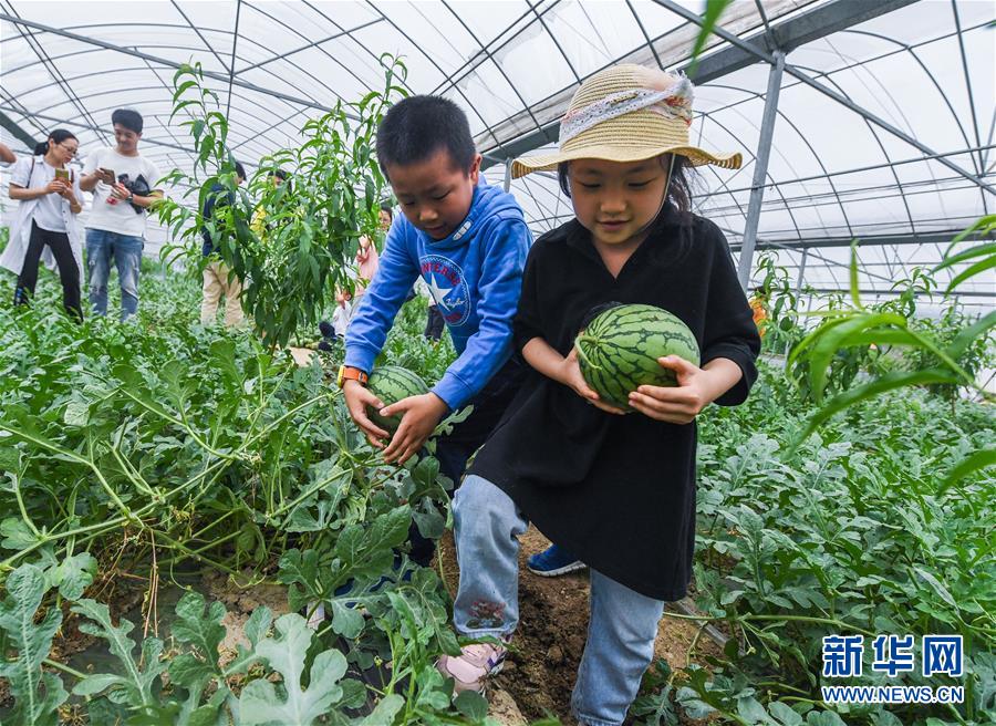 全球连线丨进入利沃夫的第一夜 我们就躲进了防空洞